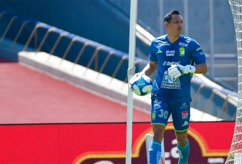 Cota regresa de castigo y da gran actuación en el triunfo de León Cota regresa de castigo y da gran actuación en el triunfo de León