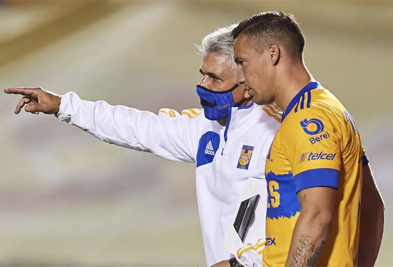 Tigres juega bien y las redes acusan a Dueñas de responsable... por no ser titular Tigres juega bien y las redes acusan a Dueñas de responsable... por no ser titular