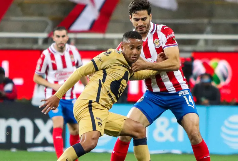 Chivas hunde a Pumas y los hace alcanzar su peor racha sin victoria en toda su historia