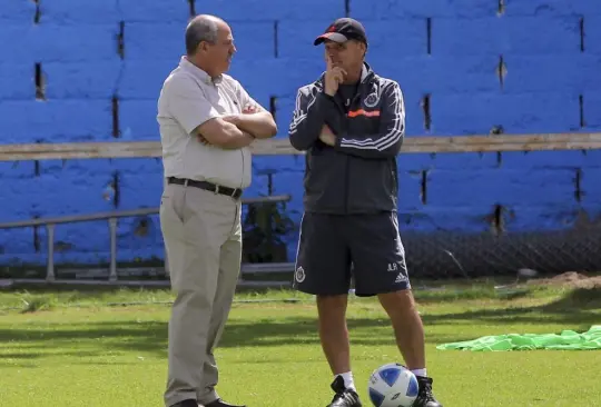 Güero Real critica a Chivas por retener a Vucetich y lo compara con su despido Güero Real critica a Chivas por retener a Vucetich y lo compara con su despido