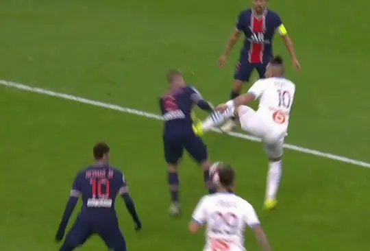 Payet pierde la cabeza en el Clásico de Francia y da patada criminal Payet pierde la cabeza en el Clásico de Francia y da patada criminal