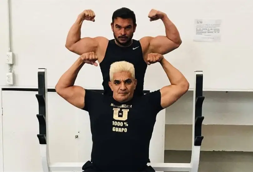 Luchadores que cambiaron el ring por la cocina y pusieron su restaurante