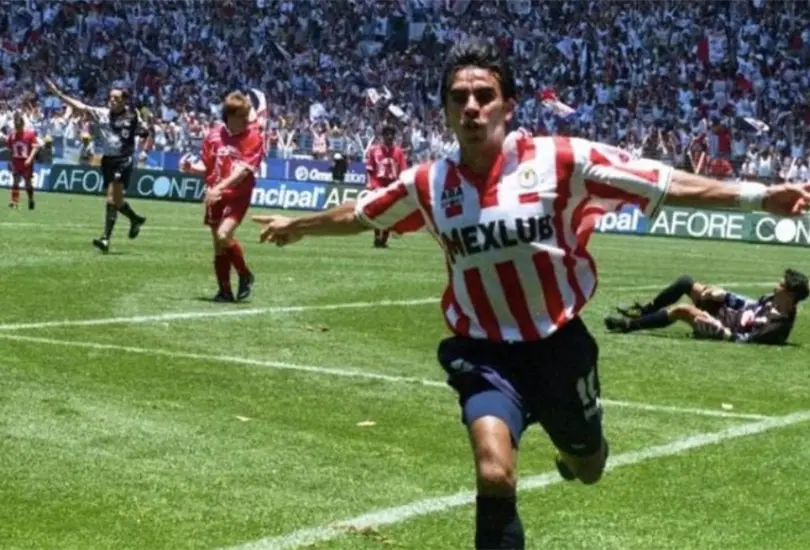 &iquest;Ahora d&oacute;nde est&aacute; Gustavo Gusano N&aacute;poles, campe&oacute;n con Chivas?
