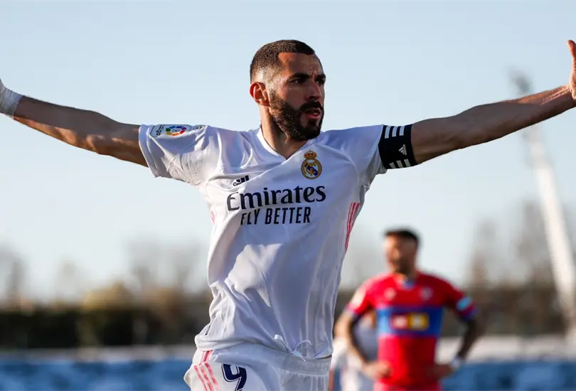 Benzema, h&eacute;roe en triunfo del Real Madrid; Marcone hace llave a Ramos