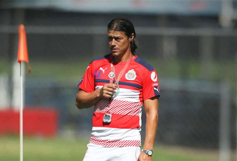 &iexcl;Quieren al Pastor de regreso! Afici&oacute;n de Chivas pide a Almeyda para salvarlos