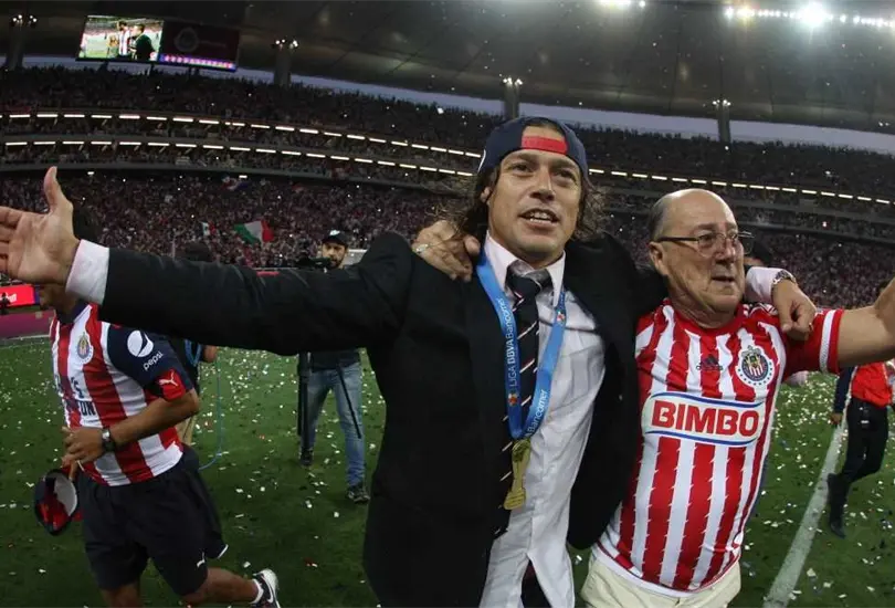 Chivas lamenta el deceso del padre de Matías Almeyda por COVID-19 Chivas lamenta el deceso del padre de Matías Almeyda por COVID-19