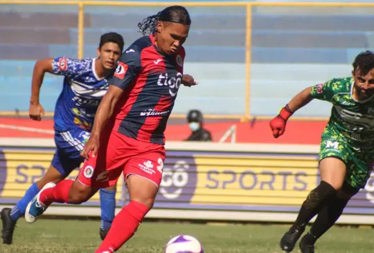 Gullit Peña anota su segundo gol con el Deportivo FAS Gullit Peña anota su segundo gol con el Deportivo FAS