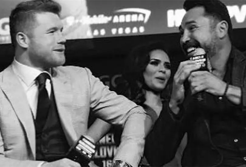 Óscar de la Hoya no hace nada, sólo se preocupa por tomar, declara Canelo Álvarez Óscar de la Hoya no hace nada, sólo se preocupa por tomar, declara Canelo Álvarez