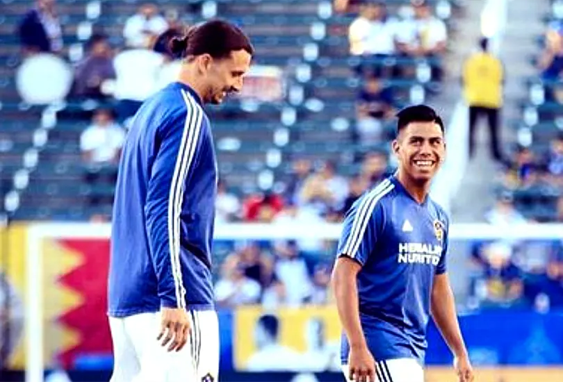 Efraín Álvarez es aconsejado por Zlatan Ibrahimovic Efraín Álvarez es aconsejado por Zlatan Ibrahimovic