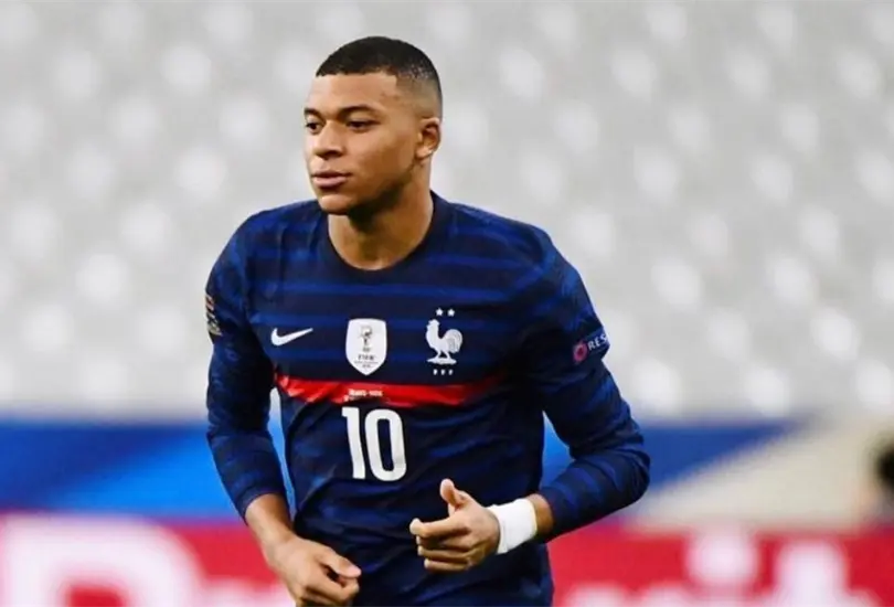 Mbappé reacciona a los comentarios que ha recibido: las críticas cansan Mbappé reacciona a los comentarios que ha recibido: las críticas cansan