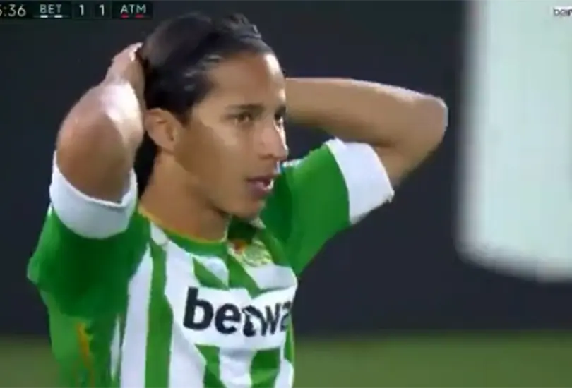 El casi golazo de Diego Lainez que le iba a dar el triunfo al Betis
