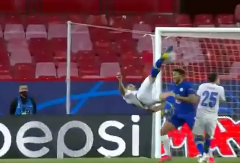 Taremi anota golazo de chilena, pero no pudo evitar la eliminación al Porto Taremi anota golazo de chilena, pero no pudo evitar la eliminación al Porto