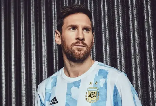 Messi regala jerseys firmados a farmacéutica que donó vacunas a Conmebol Messi regala jerseys firmados a farmacéutica que donó vacunas a Conmebol