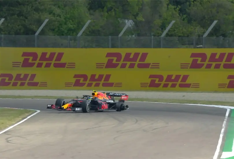 Checo se salva de penalización y Leclerc choca en las prácticas del GP de Imola Checo se salva de penalización y Leclerc choca en las prácticas del GP de Imola