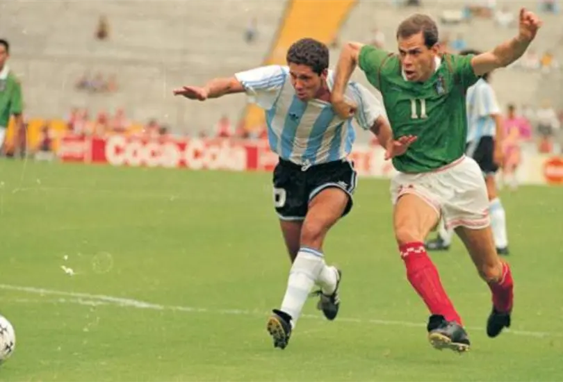 Sin Superliga Europea, as&iacute; era el mundo del futbol cuando se estren&oacute; Hasta que me olvides