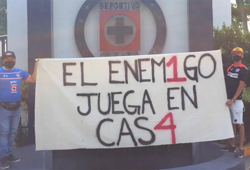 Aficionados de Cruz Azul lanzan advertencia a jugadores previo a la liguilla Aficionados de Cruz Azul lanzan advertencia a jugadores previo a la liguilla