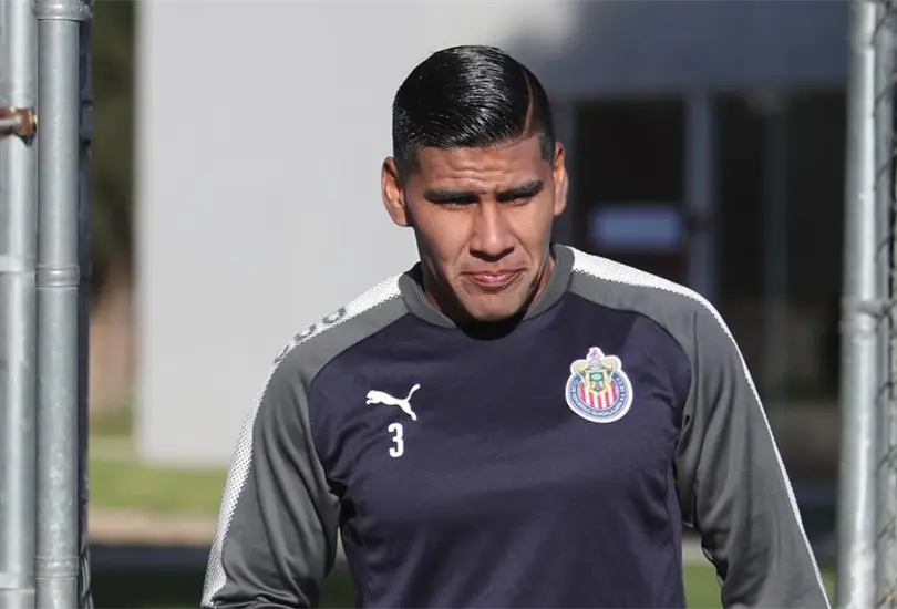 Salcido sintió vergüenza de su salario por culpa de Ricardo Osorio Salcido sintió vergüenza de su salario por culpa de Ricardo Osorio