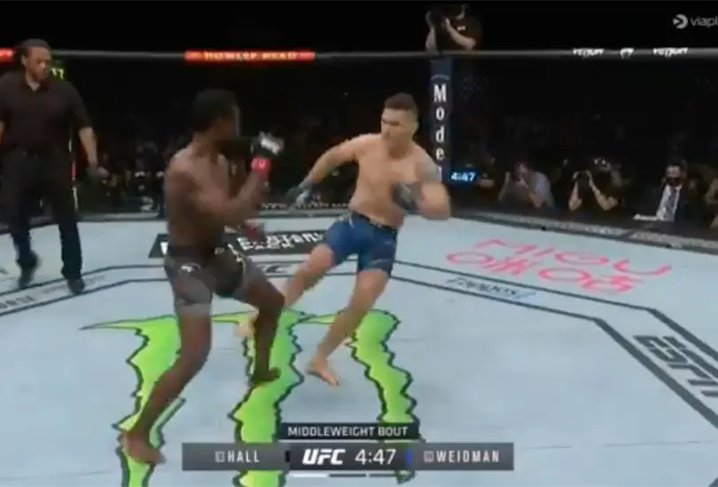 Peleador de UFC se rompe la pierna en pleno combate Peleador de UFC se rompe la pierna en pleno combate