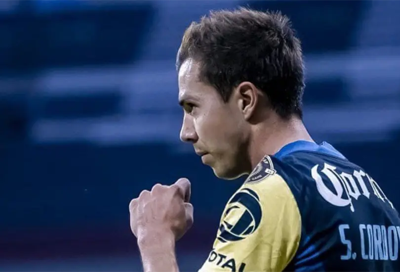 Sebastián Córdova sobre arbitraje en Concacaf: te pegan y no sacan tarjetas Sebastián Córdova sobre arbitraje en Concacaf: te pegan y no sacan tarjetas