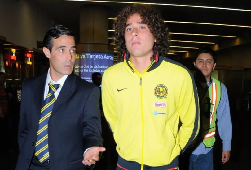 Yon De Luisa y Michel Bauer impidieron el fichaje de Ochoa al Fulham