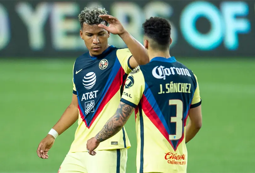 El arbitraje de Concacaf vuelve a brillar en juego del América El arbitraje de Concacaf vuelve a brillar en juego del América