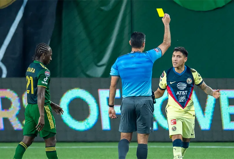 Las reacciones de jugadores del Am&eacute;rica por el arbitraje ante Portland