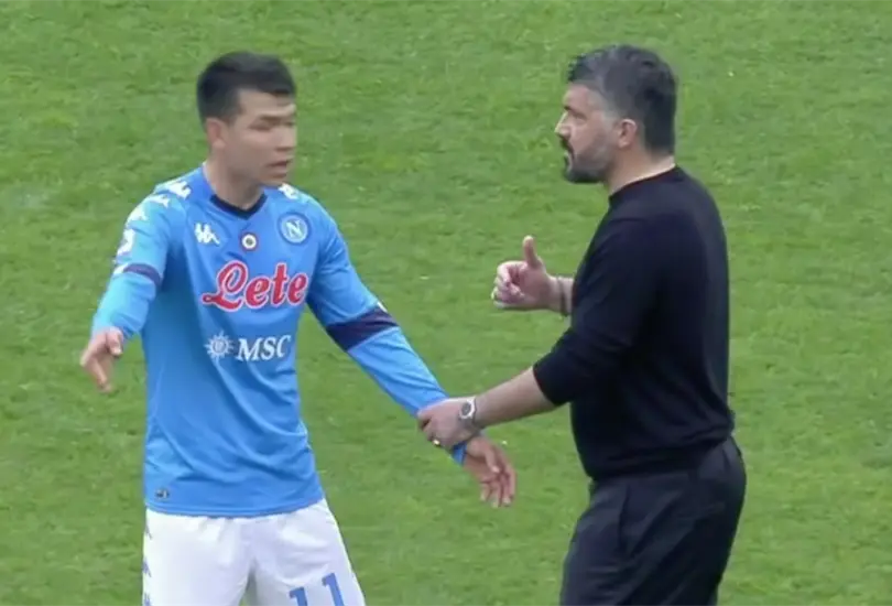 La aparente discusión entre Chucky y Gattuso al finalizar el juego del Napoli La aparente discusión entre Chucky y Gattuso al finalizar el juego del Napoli
