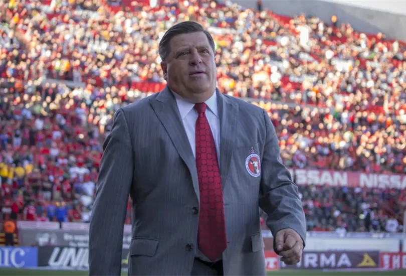 Miguel Piojo Herrera ya tiene pretendiente en la Liga MX Miguel Piojo Herrera ya tiene pretendiente en la Liga MX