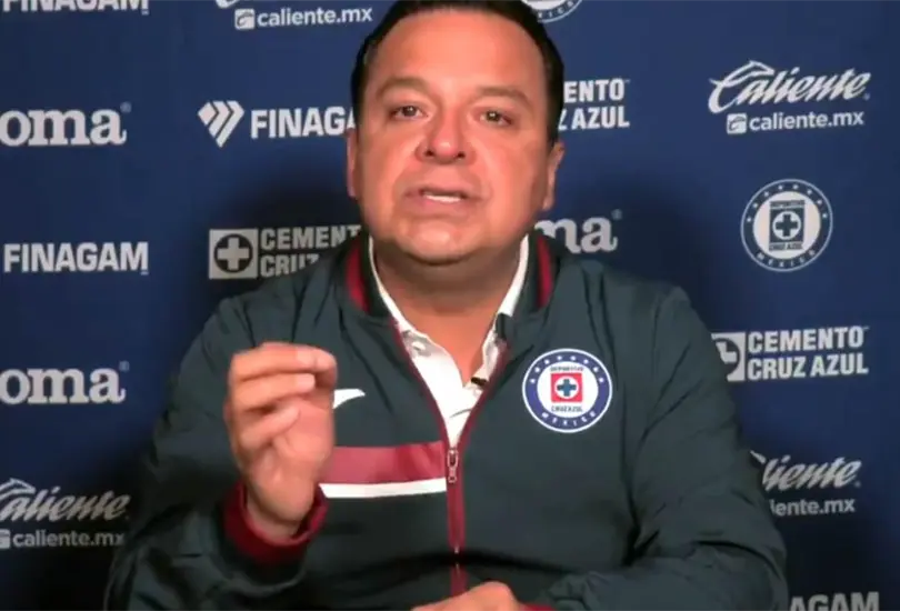 V&iacute;ctor Vel&aacute;zquez deja entrever posible ama&ntilde;o de partidos en Cruz Azul