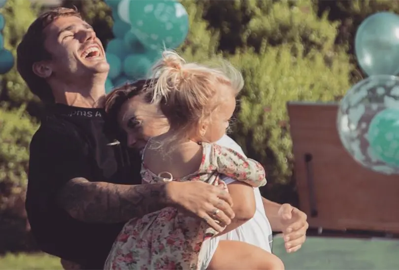 La curiosa tradición de Griezmann... ¡todos sus hijos nacen el mismo día! La curiosa tradición de Griezmann... ¡todos sus hijos nacen el mismo día!