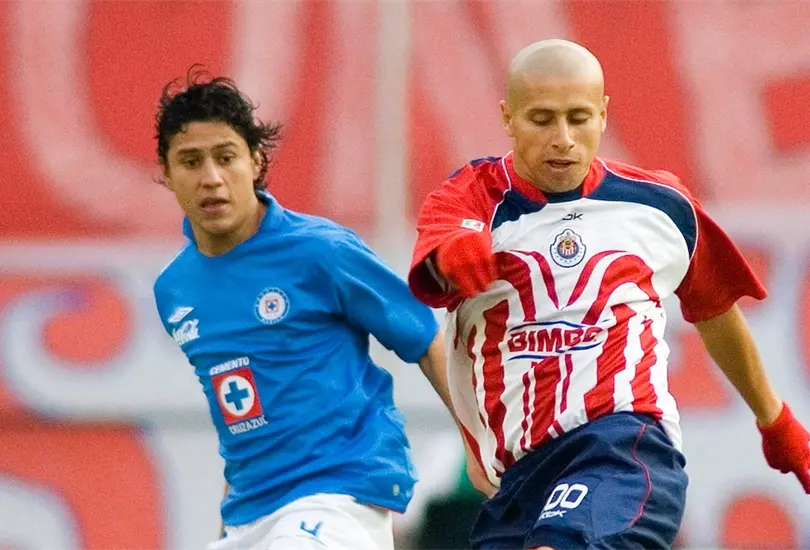Los jugadores se creen m&aacute;s de lo que juegan, reclama Bofo Bautista a Chivas