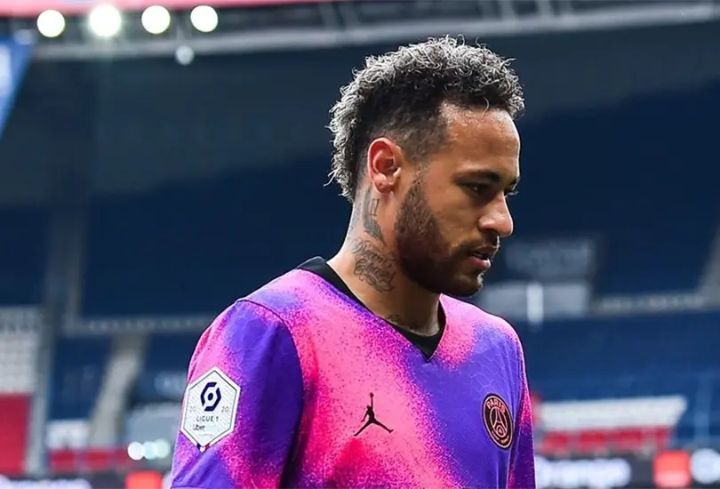 Neymar se queja de suspensión que le costará jugar la final de la Copa Francesa Neymar se queja de suspensión que le costará jugar la final de la Copa Francesa