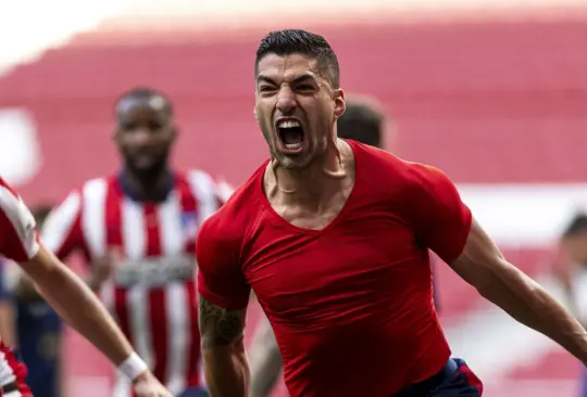 Gol de último minuto de Luis Suárez acerca al Atlético de Madrid al título