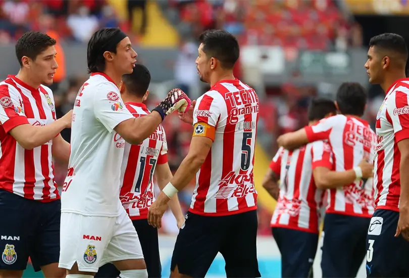 Los dos jugadores de Chivas que transferir&aacute;n al Necaxa