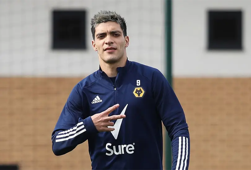 Ra&uacute;l Jim&eacute;nez jugar&aacute; con protecci&oacute;n en el cr&aacute;neo; &iquest;cu&aacute;ndo volver&aacute; a pisar la cancha?