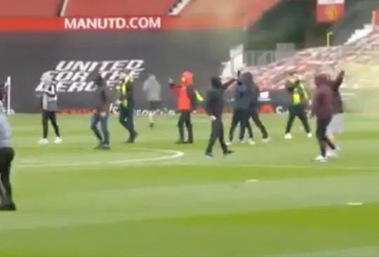 ManU vs Liverpool se pospone por invasión de aficionados al Old Trafford