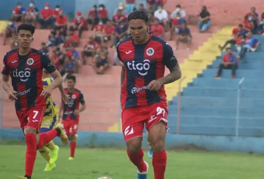 Gullit Peña y el FAS acceden a la final de la liga de El Salvador 