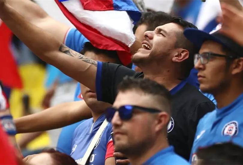 Aficionados se quejan de boletos agotados y en 40 mil pesos para la final Cruz Azul vs Santos Aficionados se quejan de boletos agotados y en 40 mil pesos para la final Cruz Azul vs Santos
