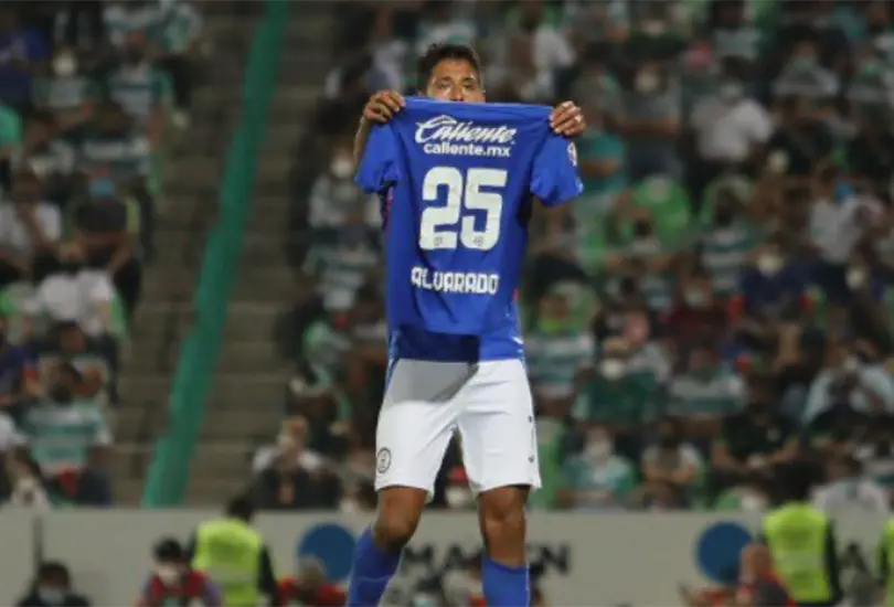 &iexcl;Se le llama FAMILIA! El GOLAZO de Romo que alimenta la ilusi&oacute;n de Cruz Azul