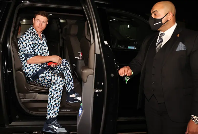 &iquest;Cu&aacute;nto cuesta la nueva pijama de Canelo &Aacute;lvarez con la que arrib&oacute; a Texas?