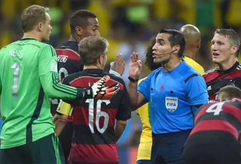 Chiquimarco Rodr&iacute;guez estuvo cerca de perder la vida por expulsar un jugador