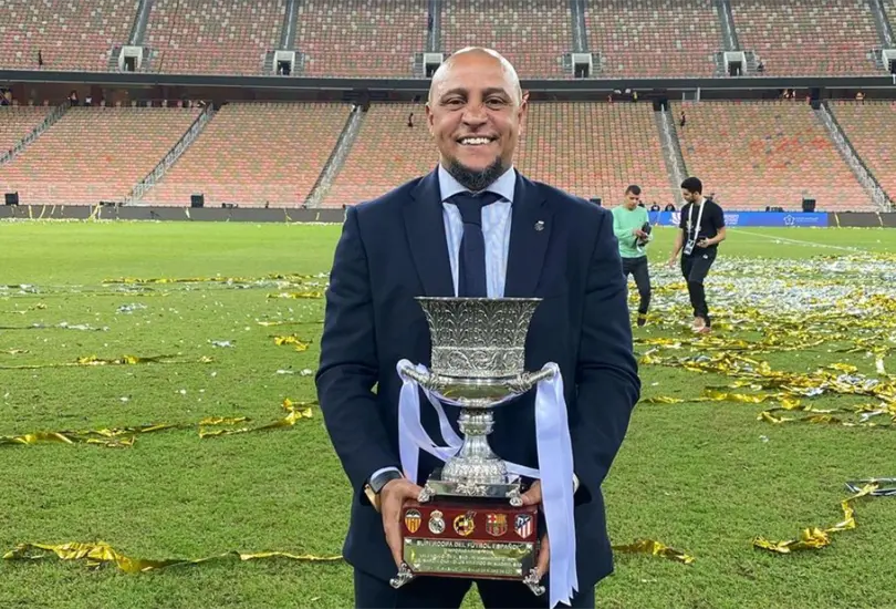 Roberto Carlos ha recibido ofertas para dirigir en México Roberto Carlos ha recibido ofertas para dirigir en México