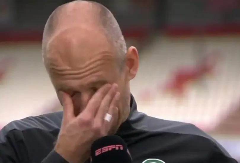 Robben rompe en llanto tras volver a jugar despu&eacute;s de siete meses lesionado