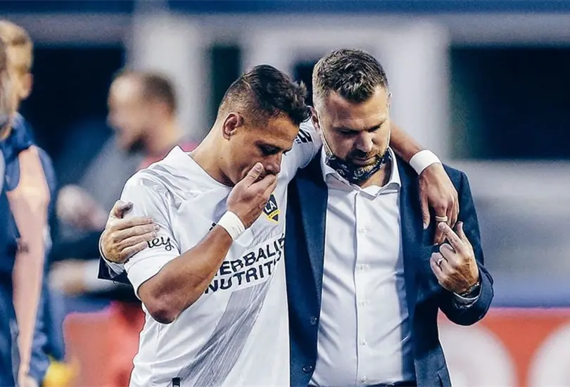 T&eacute;cnico del Galaxy pide el regreso del Chicharito al Tri: Merece estar