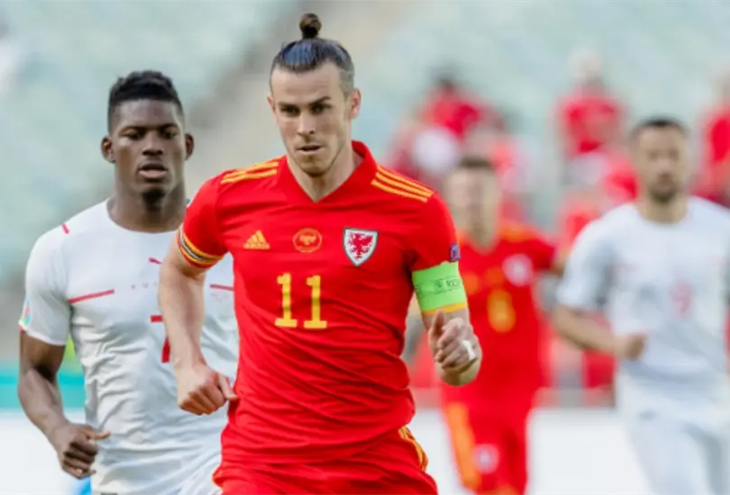 Llueven cr&iacute;ticas a Gareth Bale en el empate de Gales contra Suiza