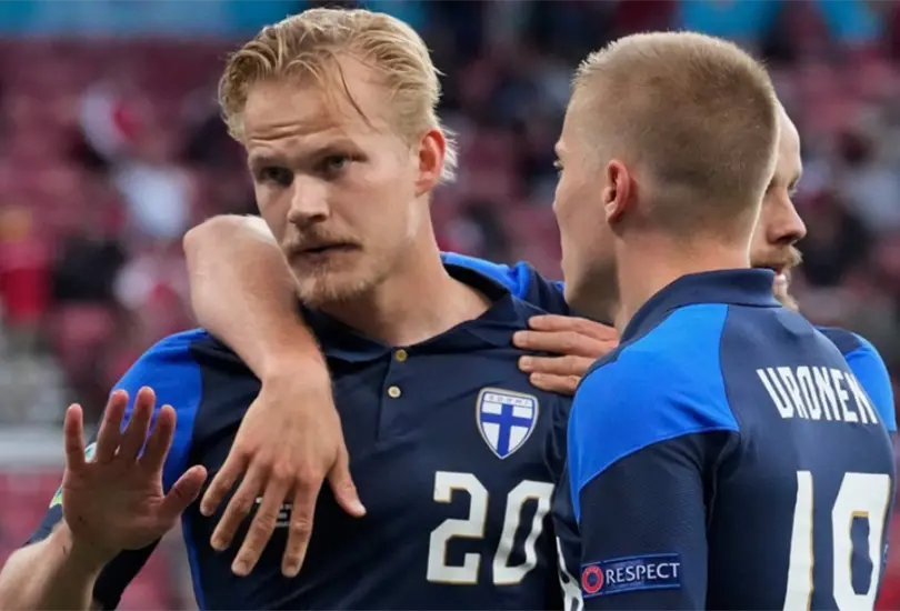 Finlandia vence a Dinamarca en medio de críticas por reanudación del juego Finlandia vence a Dinamarca en medio de críticas por reanudación del juego