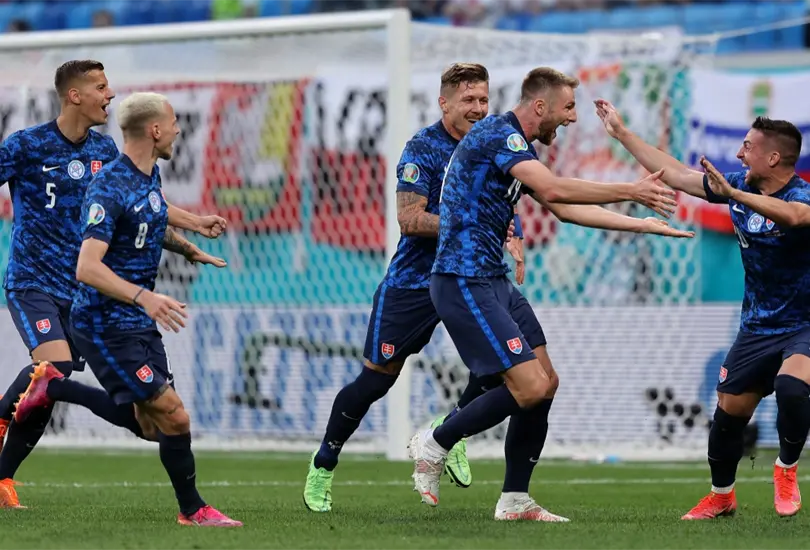 Eslovaquia vence a Polonia y Lewandowski se lleva las críticas Eslovaquia vence a Polonia y Lewandowski se lleva las críticas