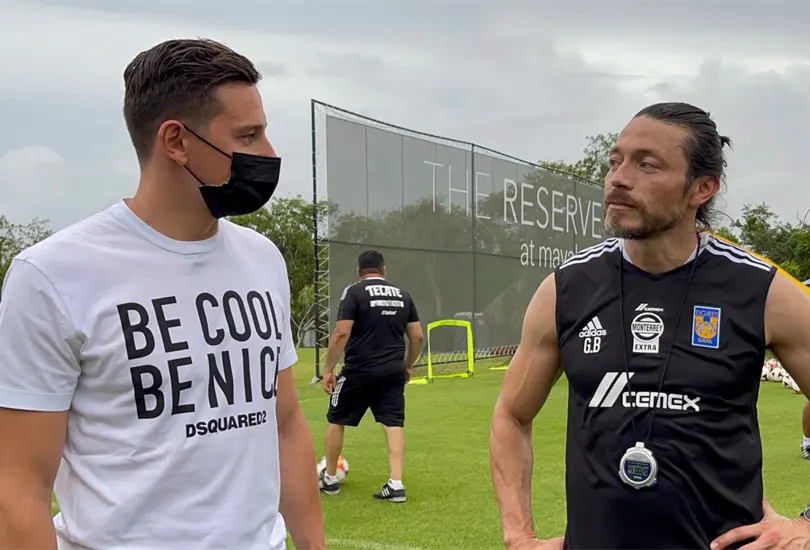 &iquest;Ya empezamos? Florian Thauvin sale lesionado; en redes culpan a Giber Becerra