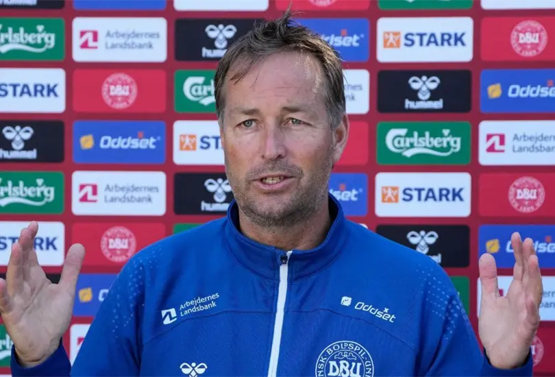 Técnico danés vuelve a cargar contra UEFA: por un paro cardíaco no atrasan un juego Técnico danés vuelve a cargar contra UEFA: por un paro cardíaco no atrasan un juego