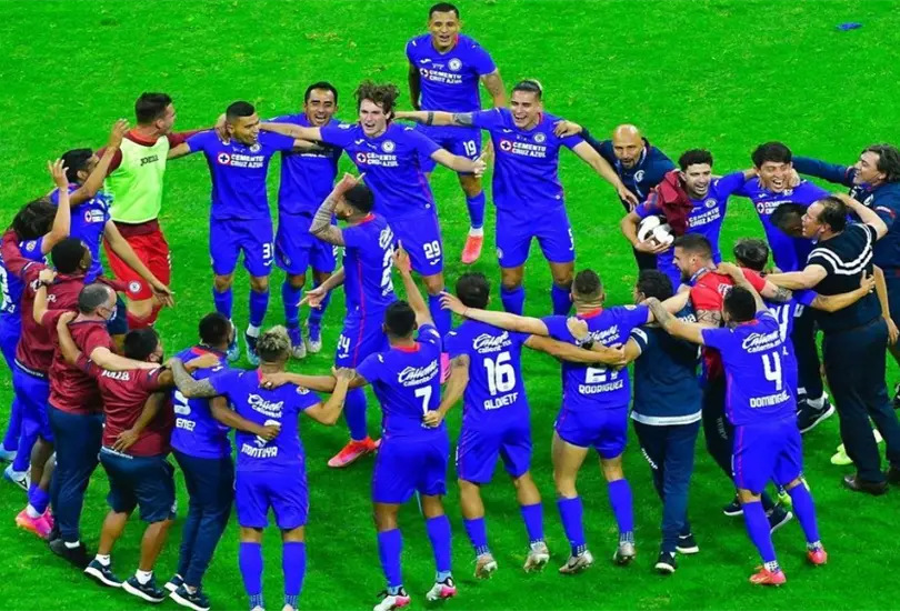 Cruz Azul es un s&iacute;mbolo y no se vende, directiva celeste desmiente rumores